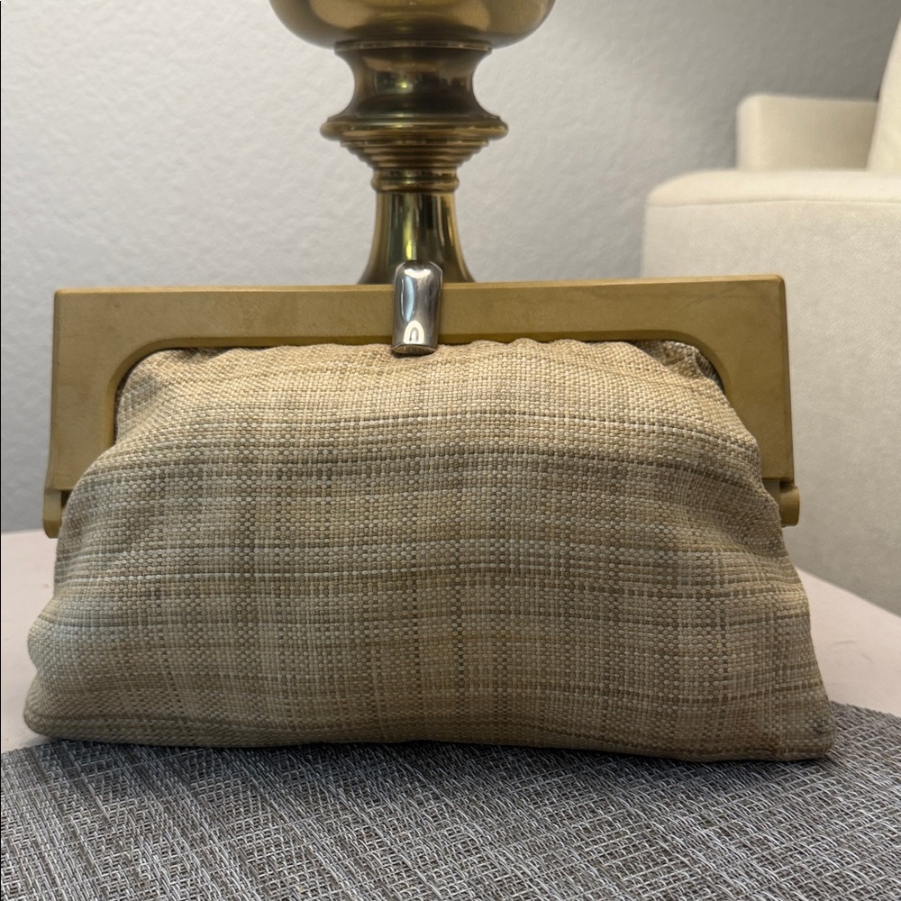 Vintage Mantessa Made in Italy Neutral Textured Frame Clutch